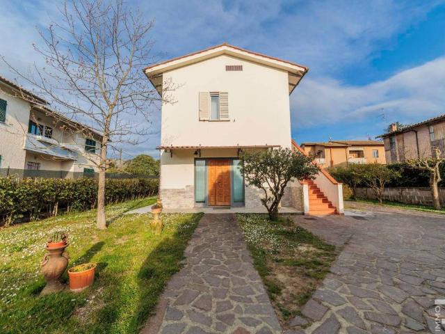 Villa Indipendente in vendita a Colle Di Val D'elsa, Toscana