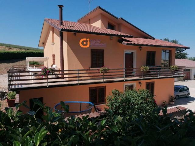 Villa Indipendente in vendita a Colle Sannita, Campania