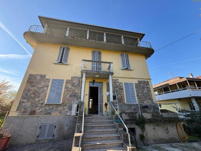 Villa Indipendente in vendita a Collecchio, Reggio Emilia