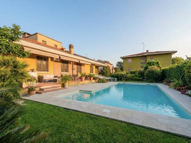 Villa Indipendente in vendita a Collecchio, Reggio Emilia