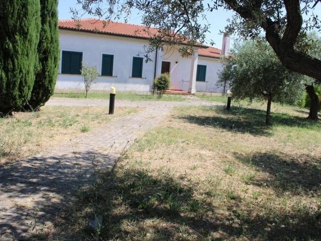 Villa Indipendente in vendita a Collecorvino, Abruzzo