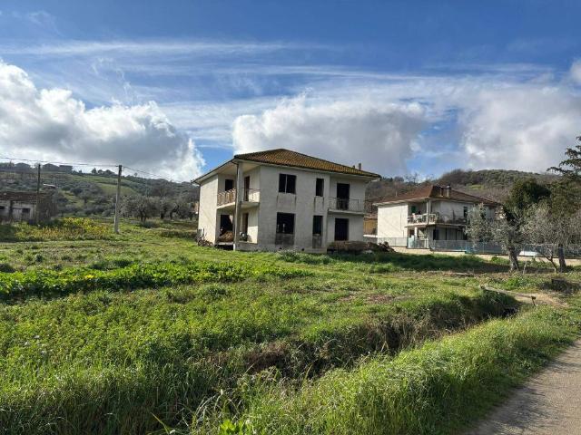 Villa Indipendente in vendita a Collecorvino, Abruzzo