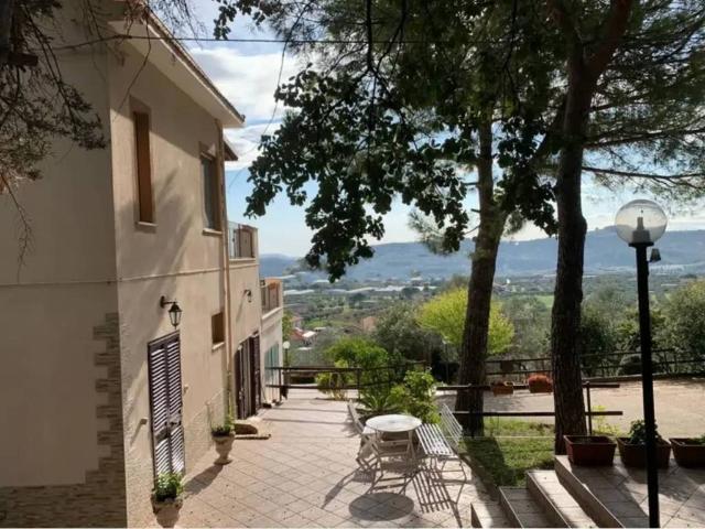 Villa Indipendente in vendita a Collecorvino, Abruzzo