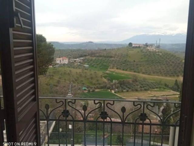 Villa Indipendente in vendita a Collecorvino, Abruzzo