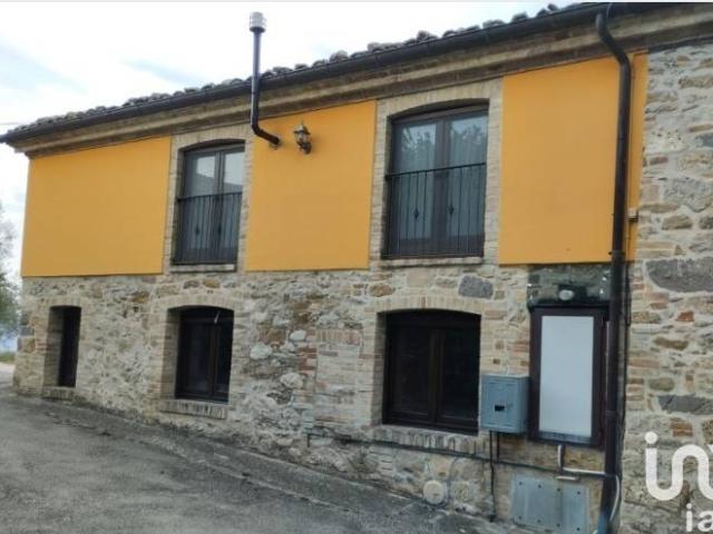 Villa Indipendente in vendita a Colledara, Abruzzo