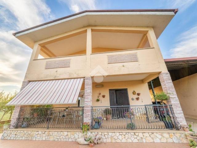 Villa Indipendente in vendita a Quarto Chilometro, Roma Capitale