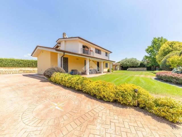 Villa Indipendente in vendita a Quarto Chilometro, Roma Capitale