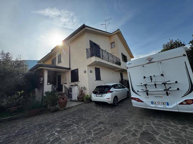 Villa Indipendente in vendita a Roma Capitale, Lazio