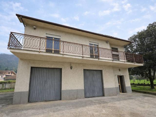 Villa Indipendente in vendita a Roma Capitale, Lazio