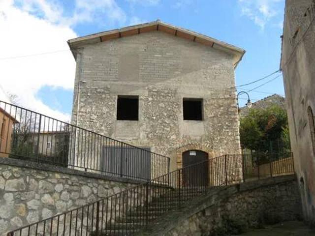 Villa Indipendente in vendita a Collepietro, Abruzzo