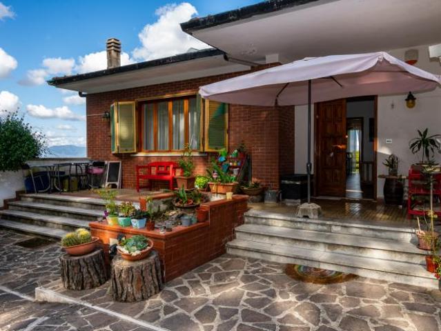 Villa Indipendente in vendita a Collesalvetti, Toscana