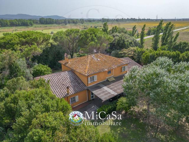 Villa Indipendente in vendita a Collesalvetti, Toscana