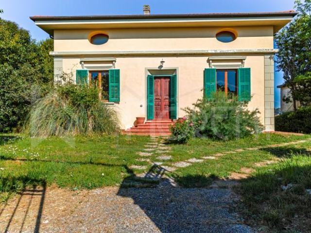 Villa Indipendente in vendita a Collesalvetti, Toscana