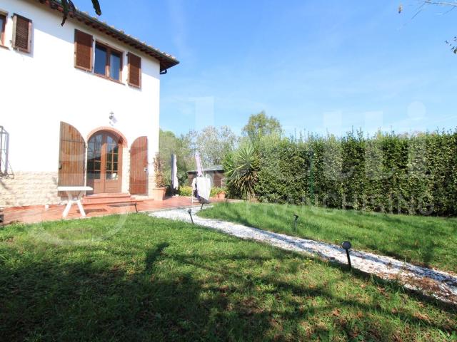 Villa Indipendente in vendita a Collesalvetti, Toscana
