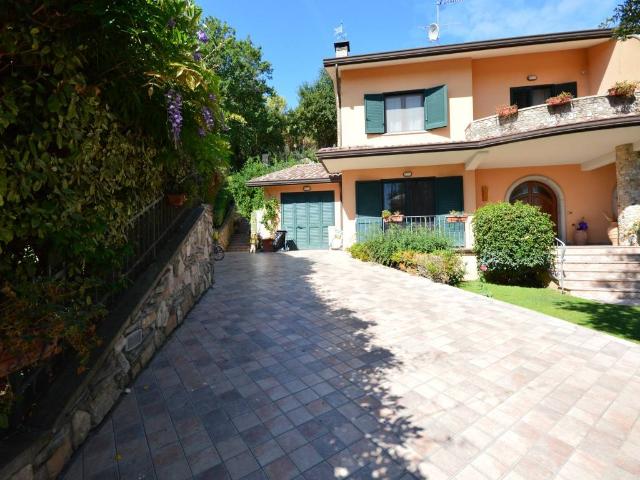 Villa Indipendente in vendita a Collesalvetti, Toscana