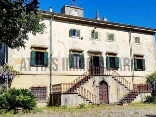 Villa Indipendente in vendita a Collesalvetti, Toscana