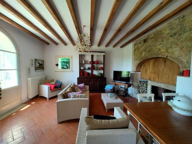 Villa Indipendente in vendita a Colognole, Collesalvetti