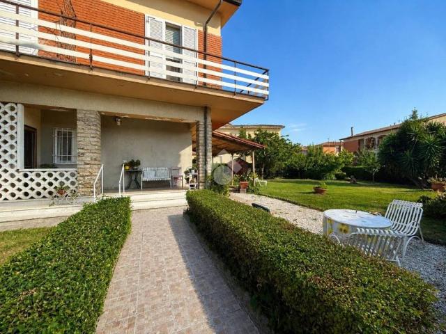 Villa Indipendente in vendita a Collesalvetti, Toscana