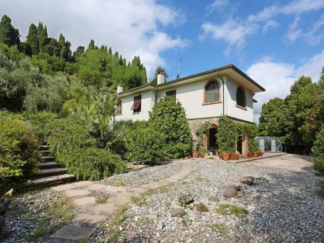 Villa Indipendente in vendita a Collesalvetti, Toscana
