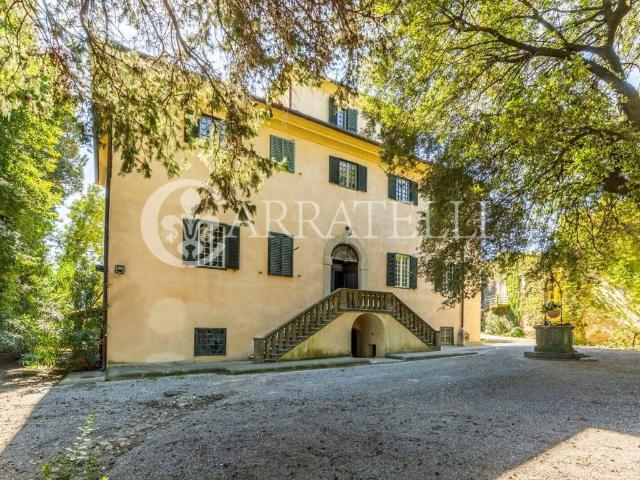 Villa Indipendente in vendita a Collesalvetti, Toscana