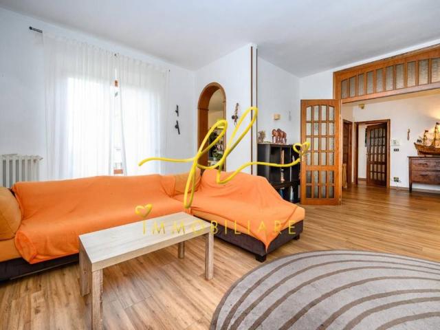 Villa Indipendente in vendita a Collesalvetti, Toscana