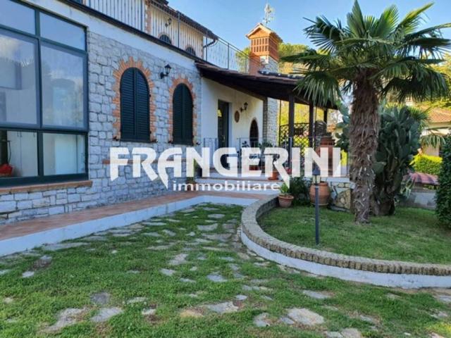 Villa Indipendente in vendita a Collesalvetti, Toscana