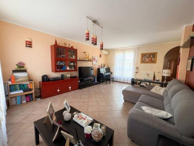 Villa Indipendente in vendita a Collesalvetti, Livorno