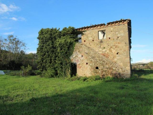 Villa Indipendente in vendita a Collesalvetti, Toscana
