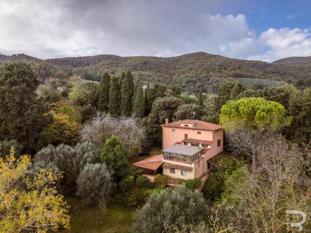 Villa Indipendente in vendita a Crocino, Collesalvetti