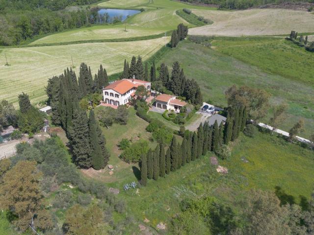 Villa Indipendente in vendita a Collesalvetti, Toscana