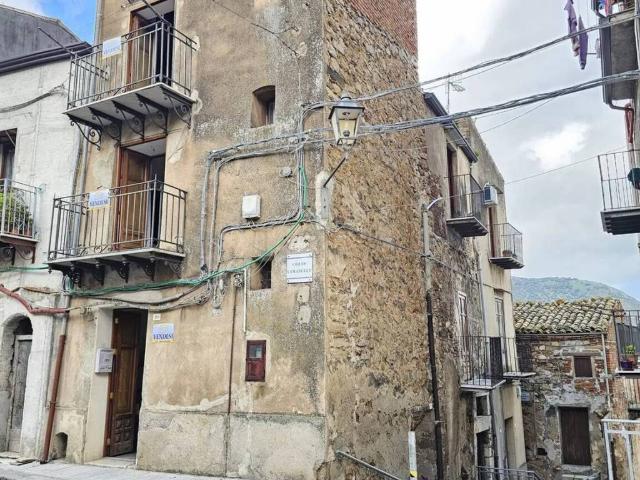 Villa Indipendente in vendita a Collesano, Sicilia