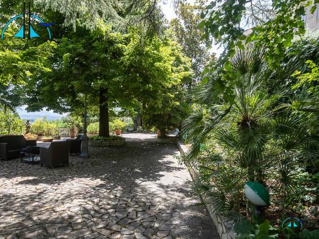 Villa Indipendente in vendita a Collevecchio, Lazio