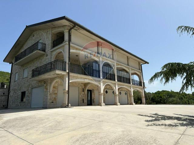 Villa Indipendente in vendita a Colli A Volturno, Molise