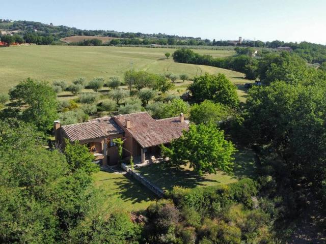 Villa Indipendente in vendita a Colli al Metauro, Marche