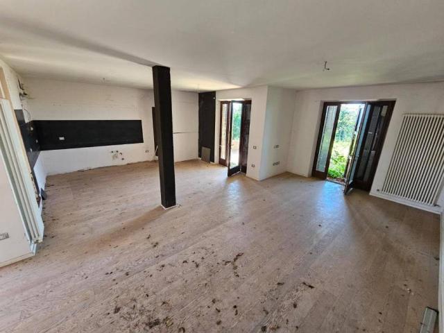 Villa Indipendente in vendita a Colli al Metauro, Marche