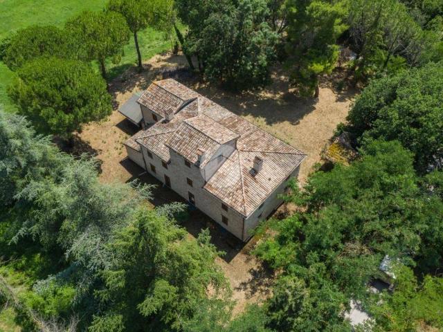 Villa Indipendente in vendita a Colli al Metauro, Marche