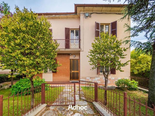 Villa Indipendente in vendita a Colli al Metauro, Marche