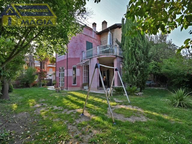 Villa Indipendente in vendita a Marche, Ascoli Piceno