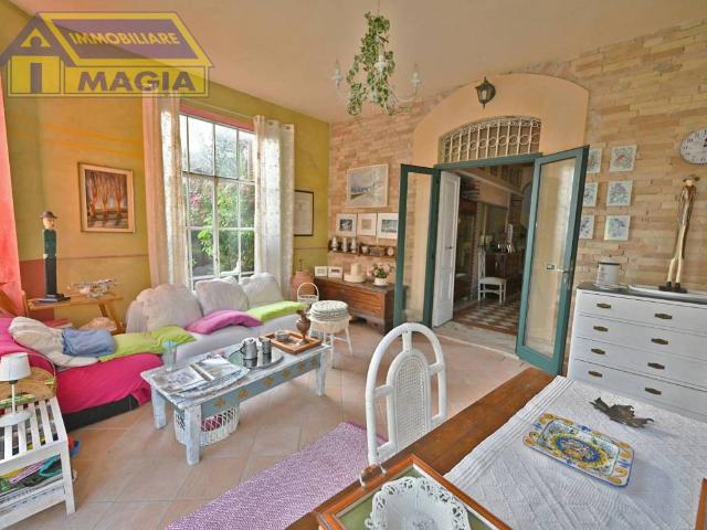 Villa Indipendente in vendita a Marche, Ascoli Piceno