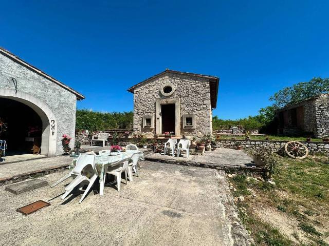 Villa Indipendente in vendita a Colli Sul Velino, Lazio