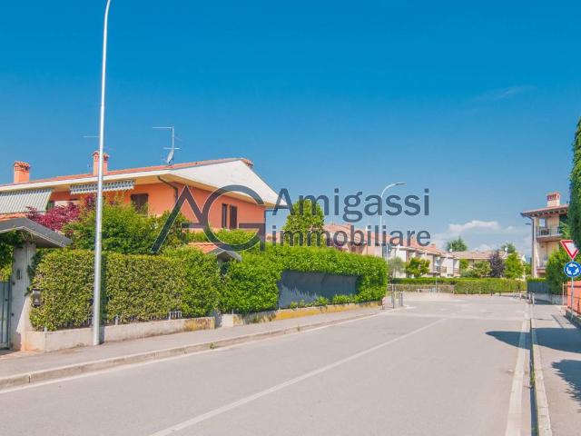 Villa Indipendente in vendita a Cologno Al Serio, Lombardia