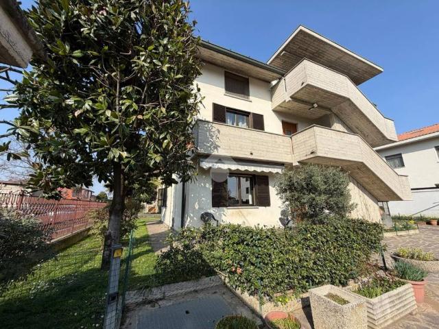 Villa Indipendente in vendita a Cologno Al Serio, Lombardia