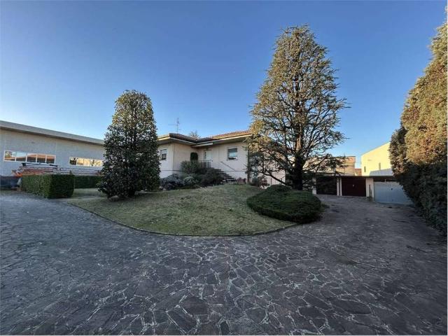 Villa Indipendente in vendita a Cologno Al Serio, Lombardia