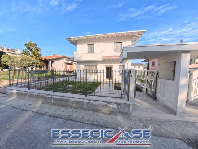 Villa Indipendente in vendita a Cologno Al Serio, Lombardia