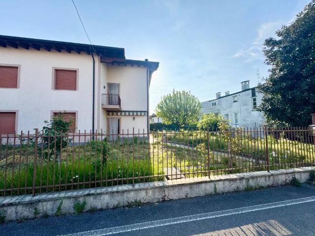 Villa Indipendente in vendita a Cologno Al Serio, Lombardia