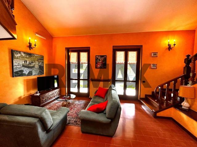 Villa Indipendente in vendita a Cologno Al Serio, Lombardia