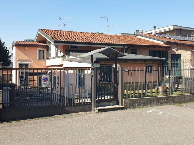 Villa Indipendente in vendita a Cologno Monzese, Cascina Campagnazza