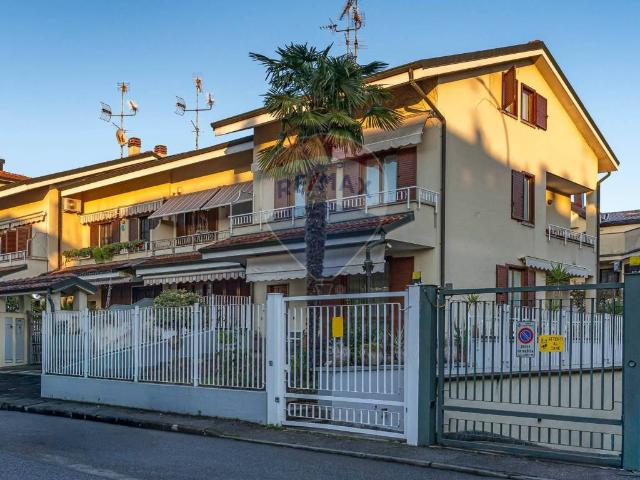 Villa Indipendente in vendita a Cologno Monzese, Lombardia