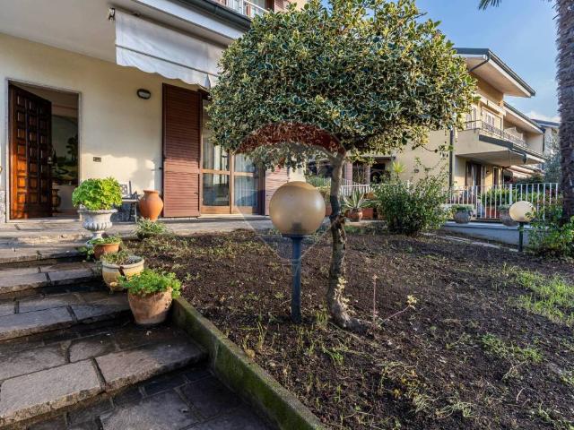 Villa Indipendente in vendita a Cologno Monzese, Lombardia