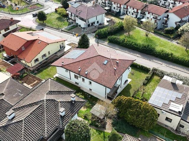 Villa Indipendente in vendita a Colognola Ai Colli, Veneto
